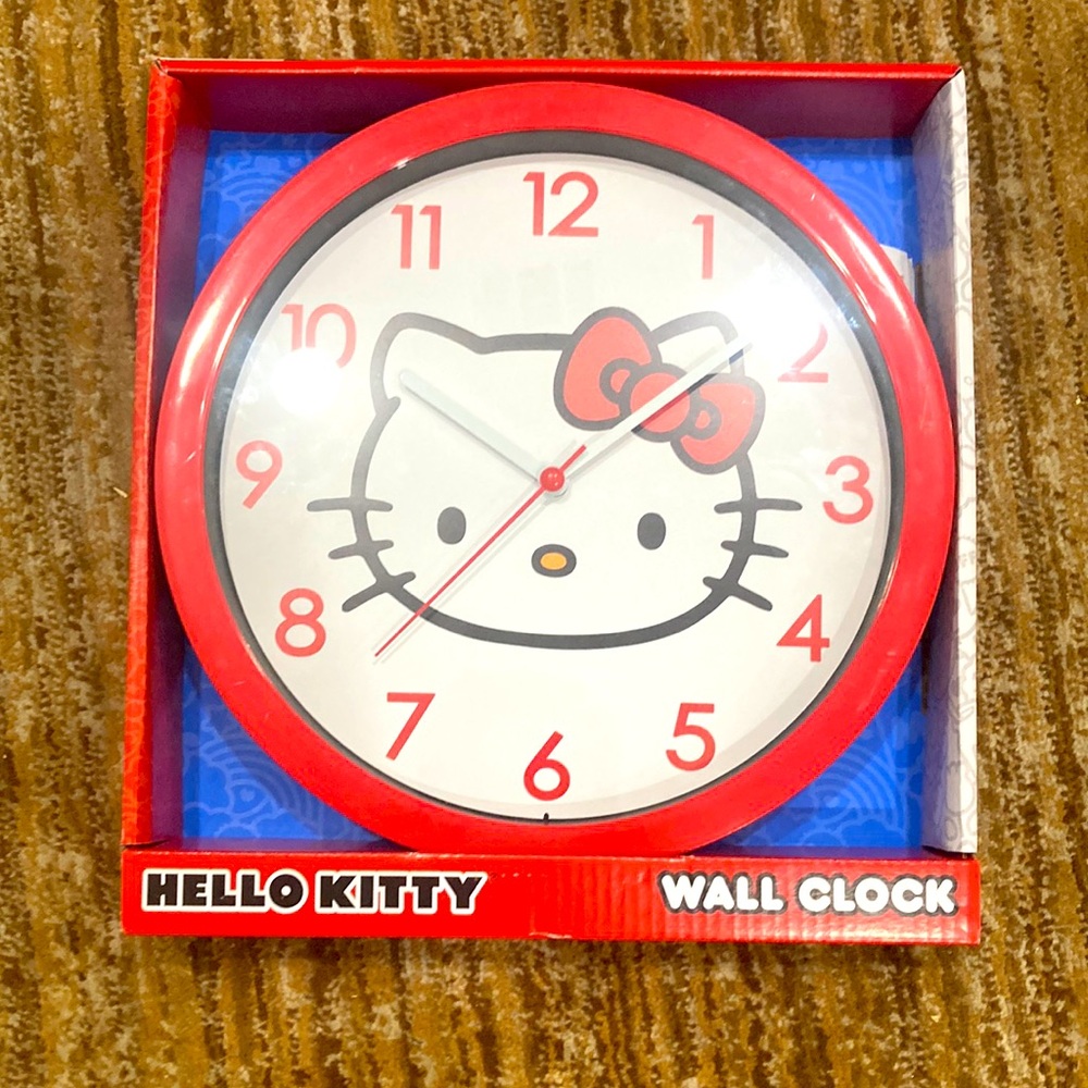 Hello kitty wall clock